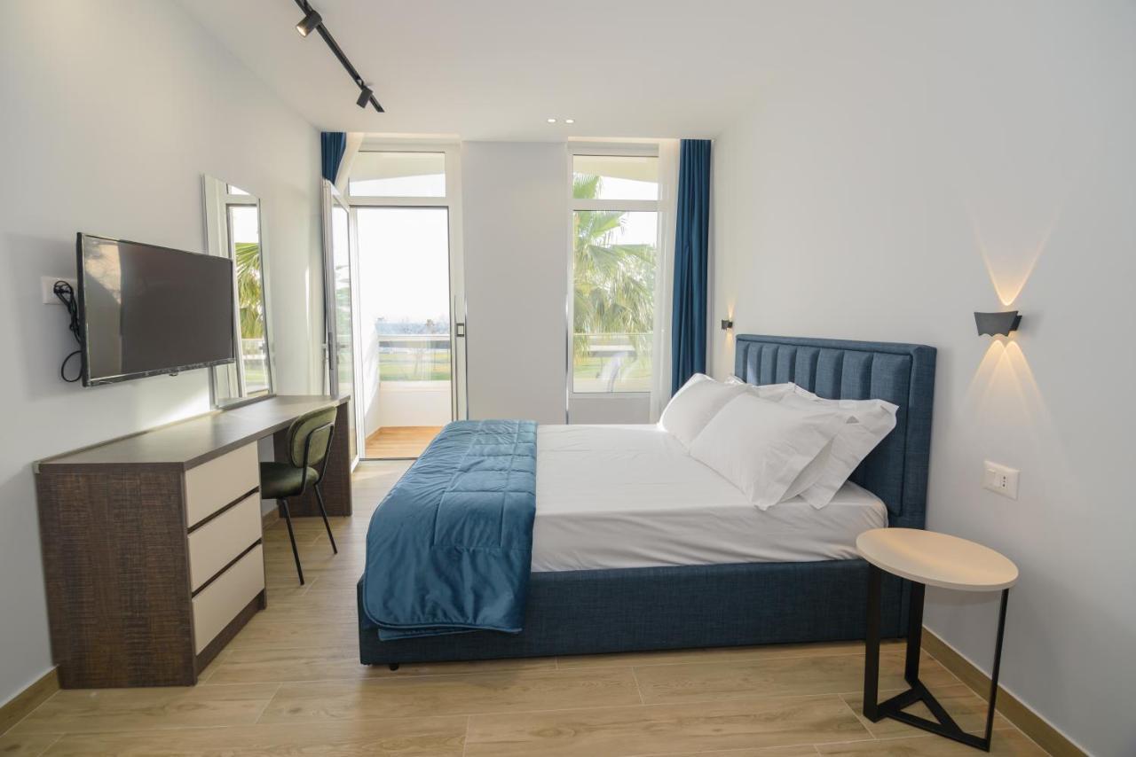 Palm Side Hotel Vlora Kültér fotó