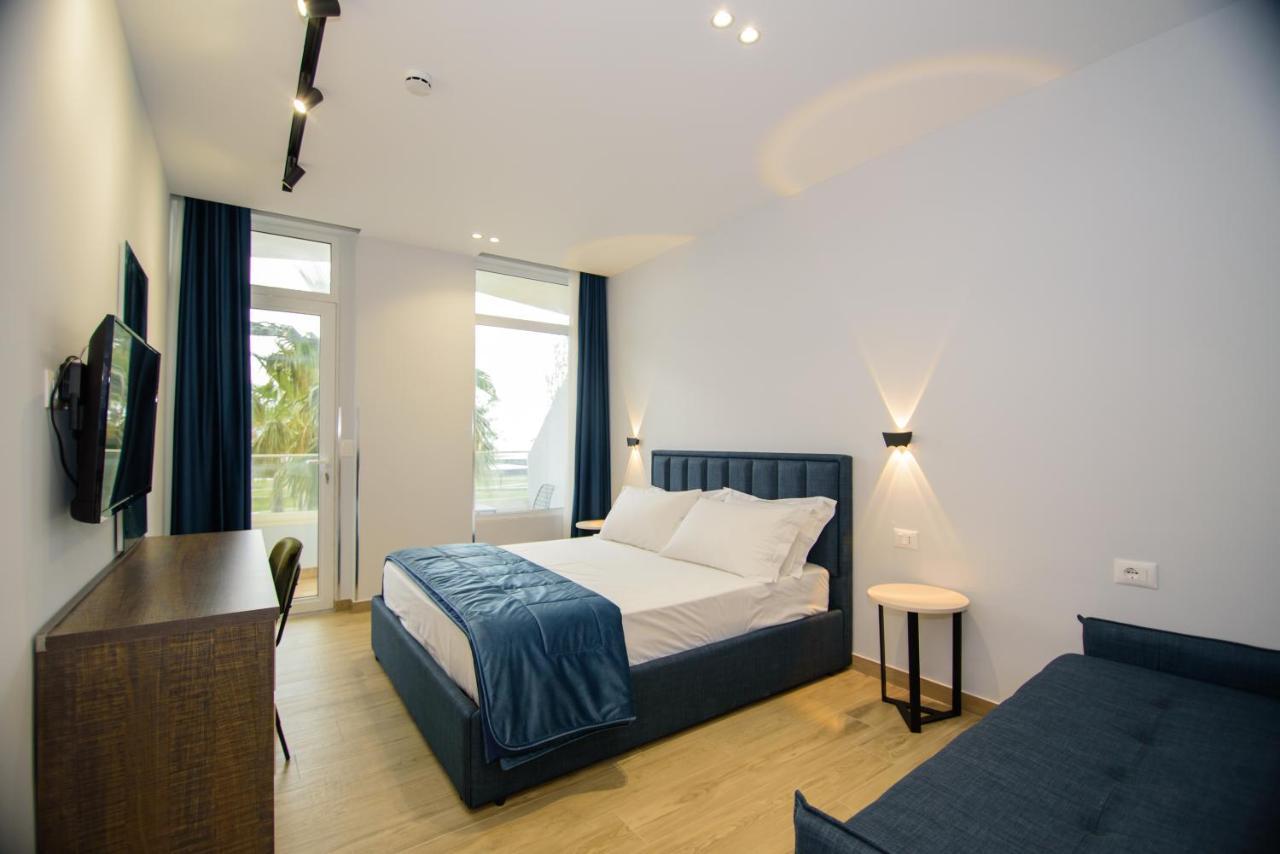 Palm Side Hotel Vlora Kültér fotó