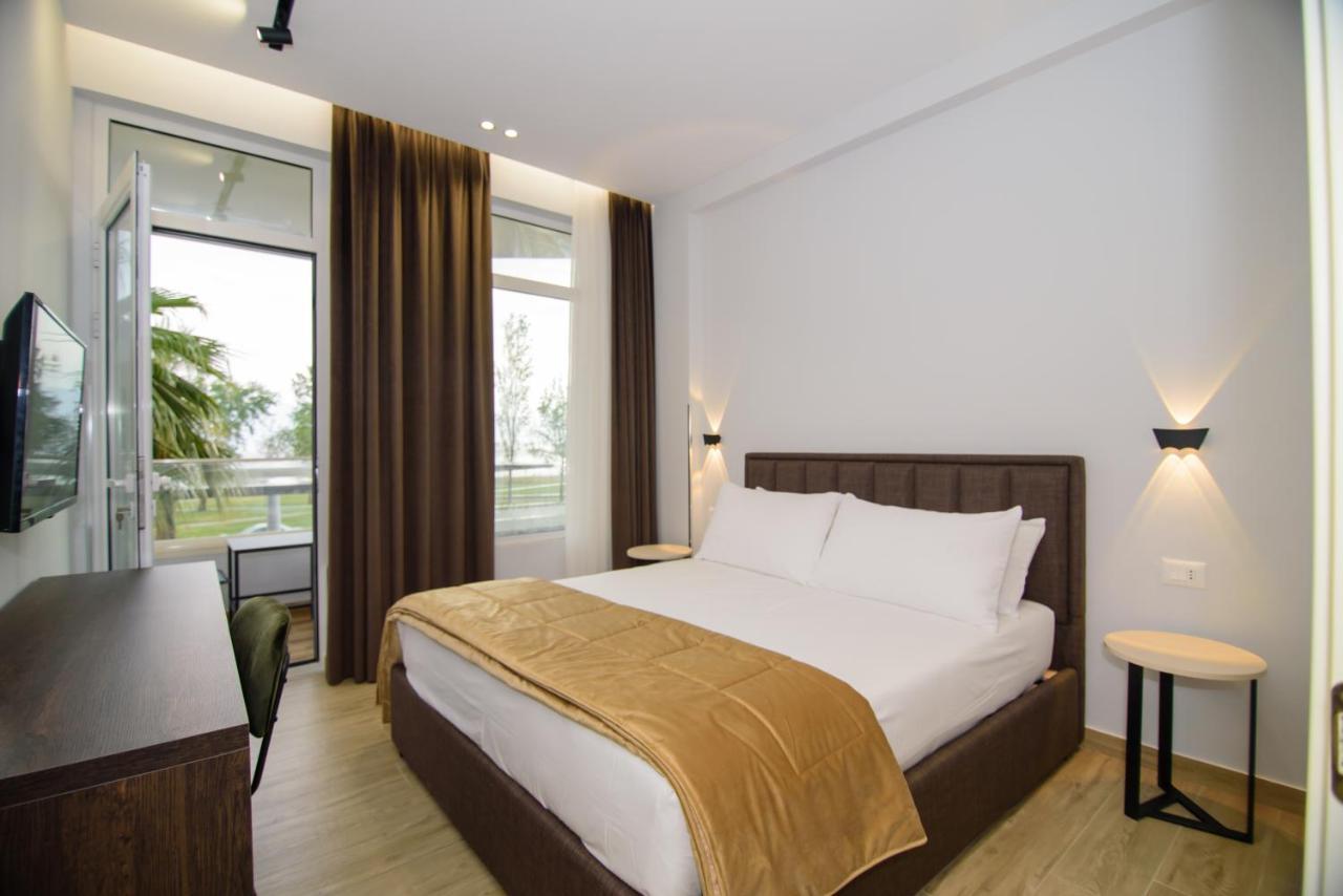 Palm Side Hotel Vlora Kültér fotó