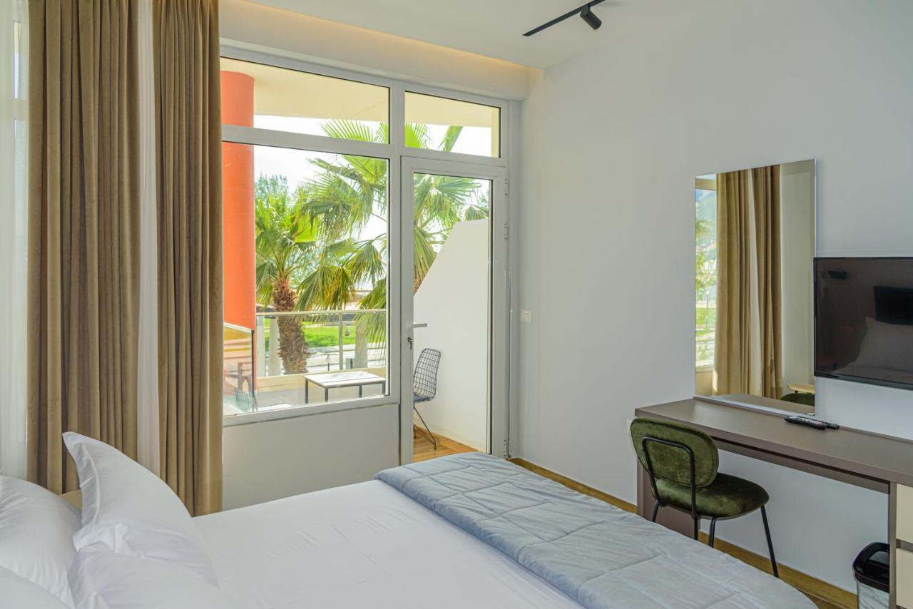 Palm Side Hotel Vlora Kültér fotó