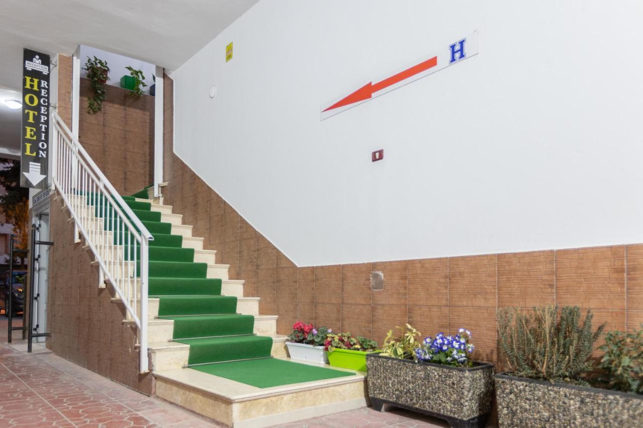 Palm Side Hotel Vlora Kültér fotó